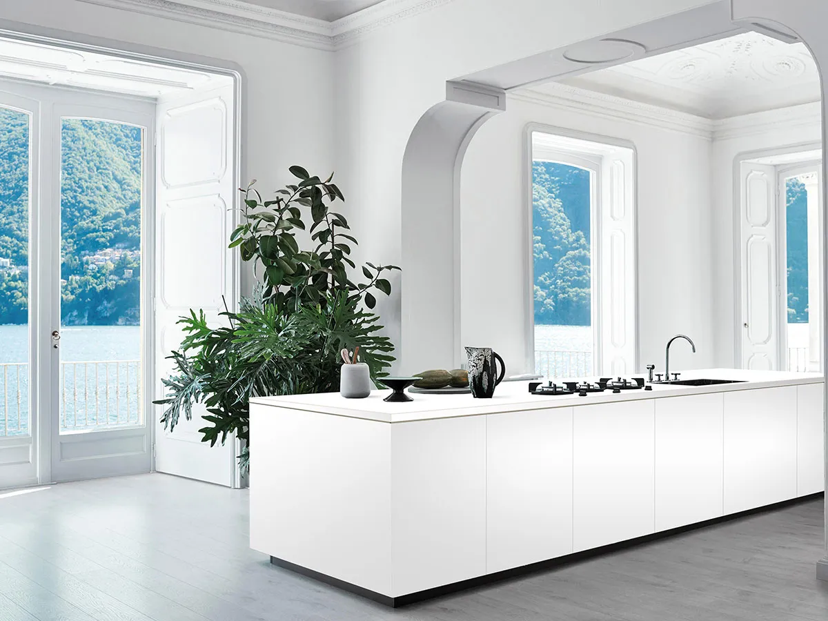 CRYSTAL WHITE