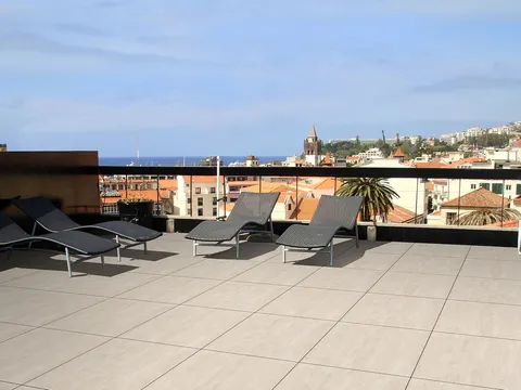 ROOTS CREMA view 1